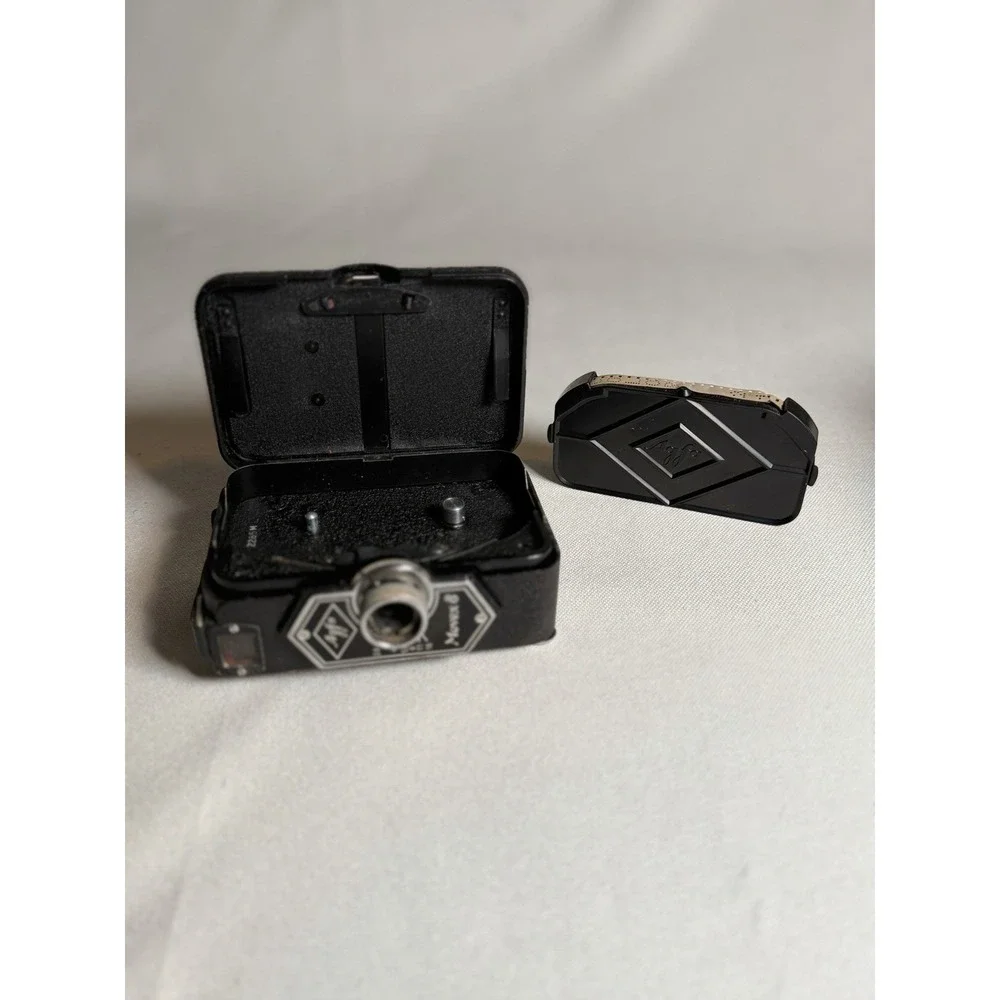 Vtg Agfa Movex 8 Movie Camera - WORKING MOTOR - w/ Case & Agfacolor Cassette